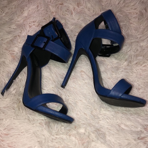 Nice heels - Picture 3 of 15